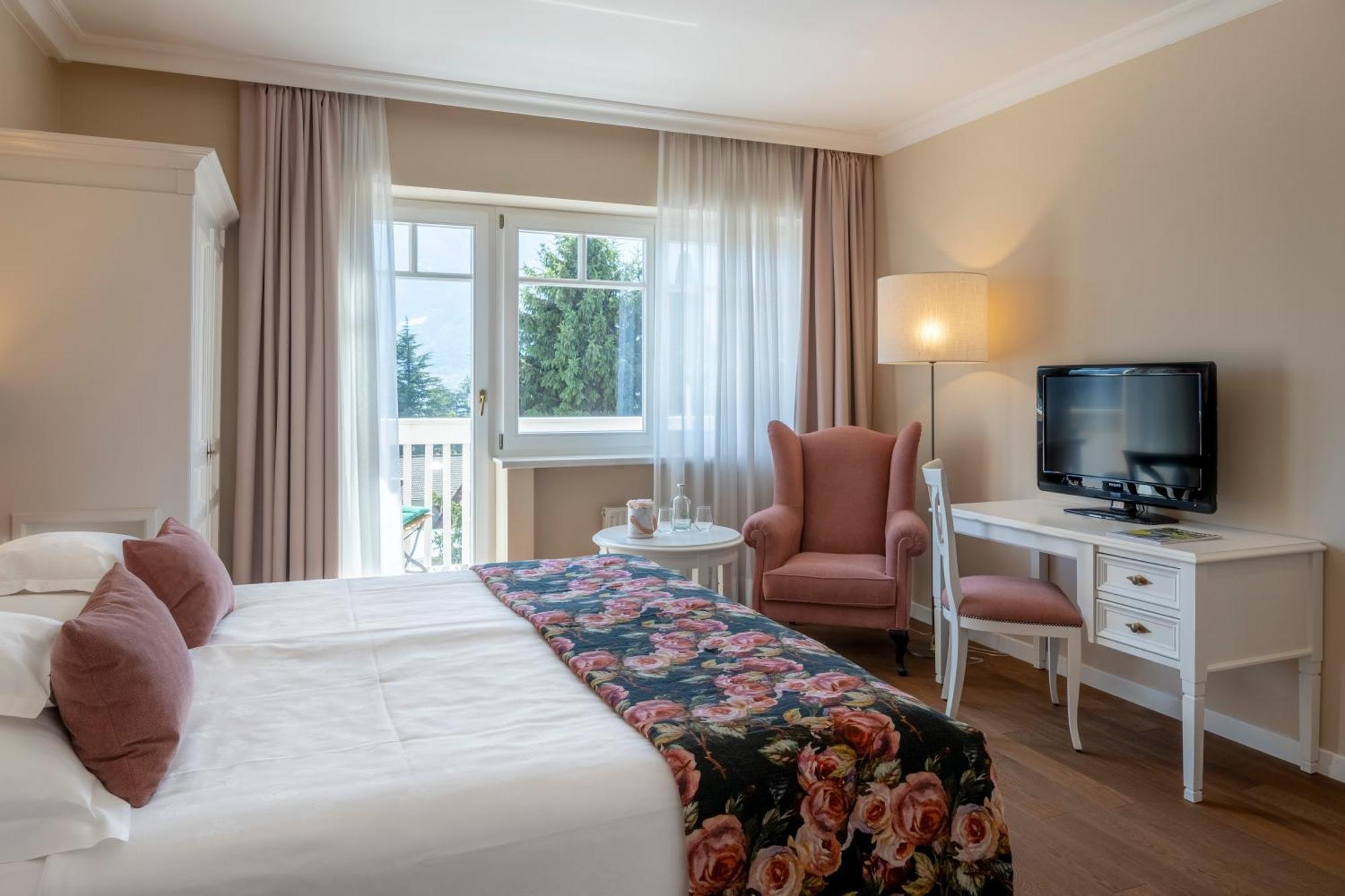 Hotel Pienzenau Am Schlosspark Merano Luaran gambar