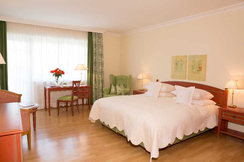 Hotel Pienzenau Am Schlosspark Merano Luaran gambar