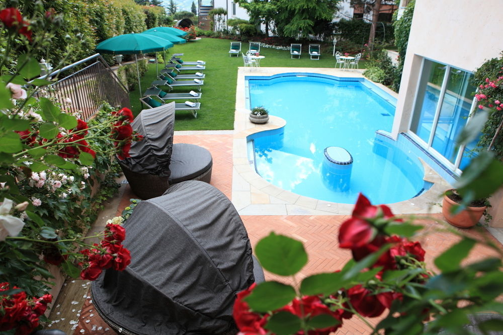 Hotel Pienzenau Am Schlosspark Merano Luaran gambar