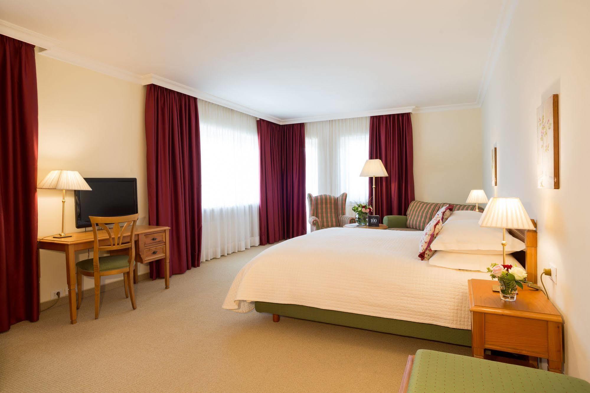 Hotel Pienzenau Am Schlosspark Merano Luaran gambar